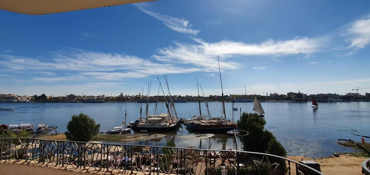 Nile View Panoramique And Garden West Bank Apartment Luxor