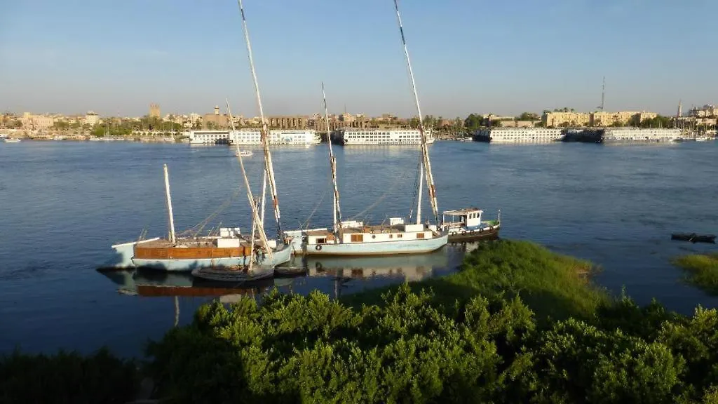 Nile View Panoramique And Garden West Bank Apartment Luxor